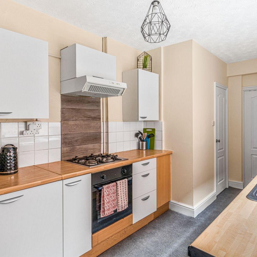 FANTASTIC LOCATION Room five - Photo 1