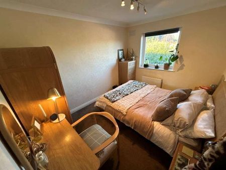 Grove Avenue, Halesowen, B63 - Photo 3