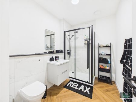 High street, crawley - Photo 5