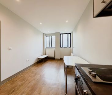 1 Bed 1 Bath - Photo 2