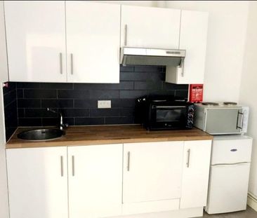 Studio to rent - Photo 4