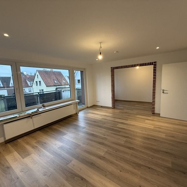 Moderne 3,5-Zimmer-Wohnung in zentraler Lage mit EBK! - Photo 1