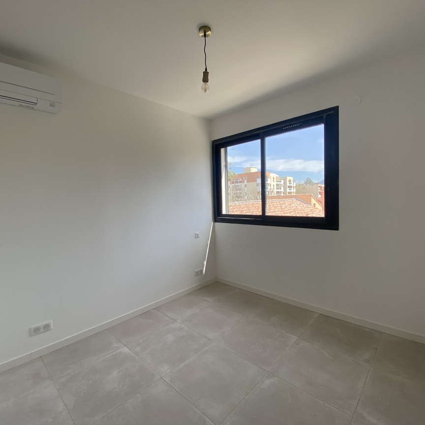 Location Appartement 3 pièces 70m² CARNOUX EN PROVENCE 13470 - Photo 1