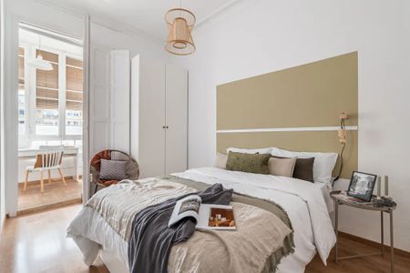 Carrer de Calàbria, Barcelona, Catalonia 08015 - Photo 3