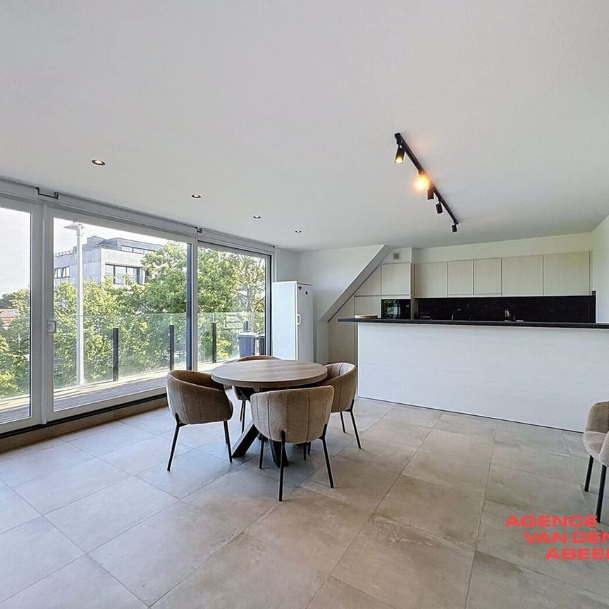 Appartement te huur in Sint-Kruis voor € 1.325 met 3 slaapkamers - Photo 1