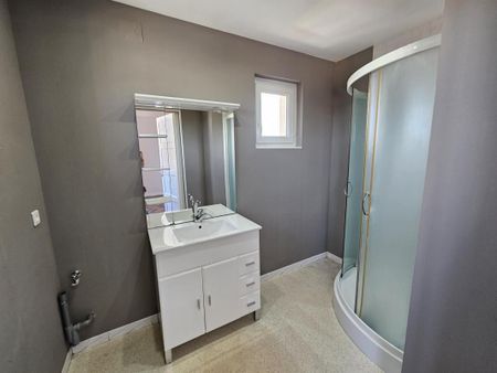 Location Appartement 3 pièces 67m² LE CREUSOT 71200 - Photo 5