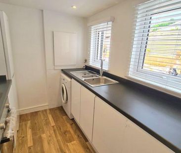 2 bedroom detached house to rent - Photo 2