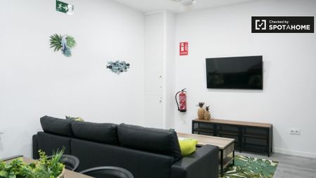 madrid, Community of Madrid 28013 - Photo 2