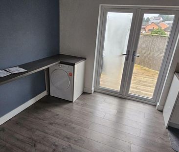 3 bedroom semi-detached house to rent - Photo 4