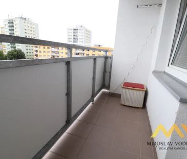 Pronájem rekonstruovaného bytu 2+1 s lodžií, 66 m - Fotografie 3