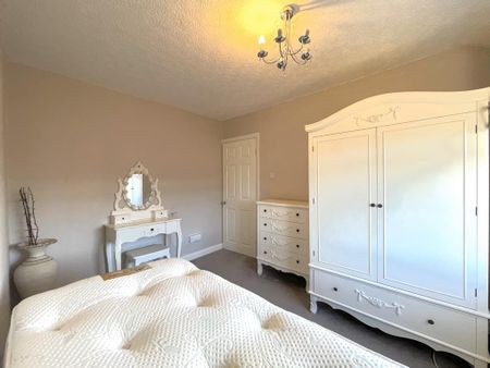 2 bedroom end of terrace house to rent - Photo 3
