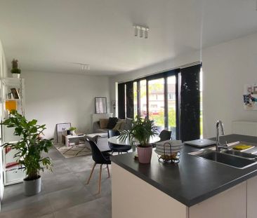 Appartement te huur in Hasselt voor € 880 met 1 slaapkamer - Photo 2