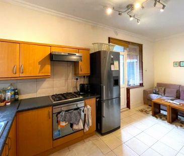 Northcote Avenue, Ealing, London, W5 - Photo 3