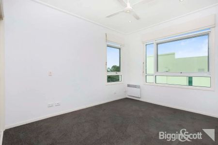 “Light Filled Corner Retreat with Garden View” - Photo 4