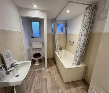 2 bedroom maisonette to rent - Photo 6