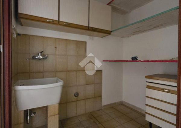 5 locali in affitto