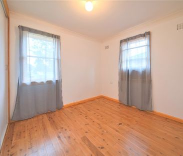 Well Presented Family Home! - Photo 1