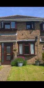 3 bedroom house to rent Elmhurst Close, Furzton, Milton Keynes, Buckinghamshire, MK4 - Photo 3