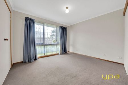 12 Candytuft Close, Cranbourne North - Photo 5