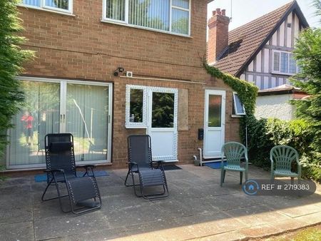 1 bedroom in a house share to rent - Photo 5