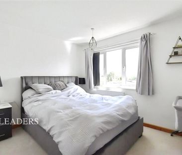 4 bedroom house to rent Priory Avenue, Swavesey, CB24 - Photo 2