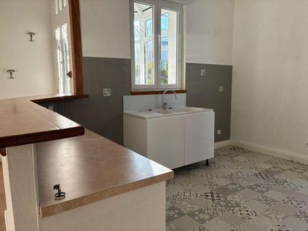 Location Maison 90m² VALENCE 26000 - Photo 2