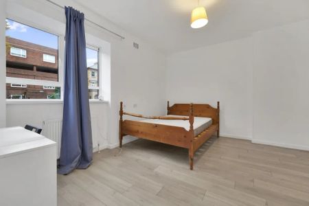 3 bedroom flat in Brecknock Road Estate - Photo 4