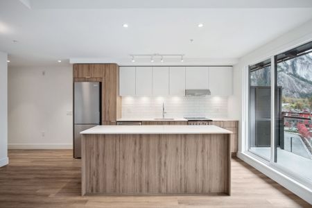 38115 Laurelwood Road, Squamish - Photo 5