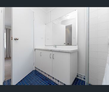 Low Maintenance Apartment - Photo 6