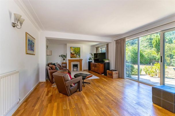 5 bedroom detached house to rent - Photo 1