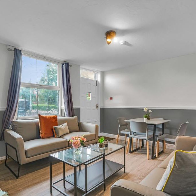 6 bedroom house to rent - Photo 1