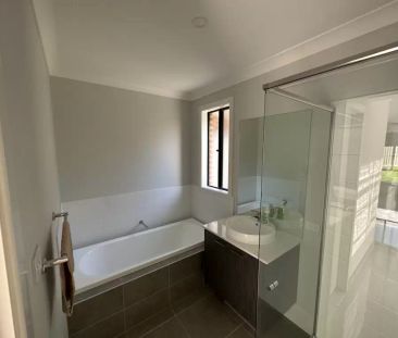 Waiting for You - Photo 5