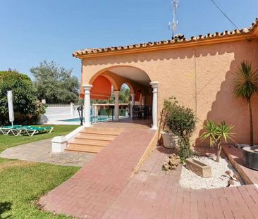 Luxury Villa for rent in Marbella, Andalusia - Photo 3