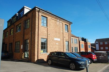 Aspen House, Churchfield Road,SL9 - Photo 3