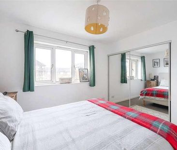 St James's Drive, Wandsworth Common, London, SW12 - Photo 2