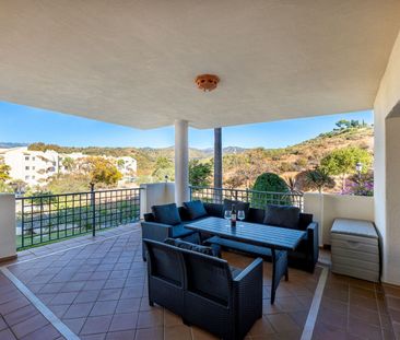 Middle Floor Apartment in Elviria - Photo 3