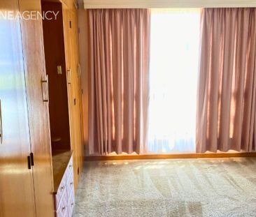 Tidy Three Bedroom Family Home - Photo 2