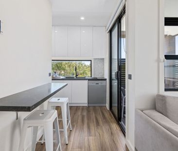 MODERN TOWNHOUSE CLOSE TO AMENITIES - Photo 5