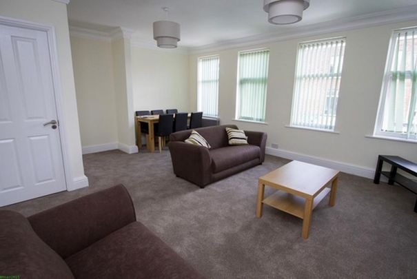 5 bedroom terraced house to rent - Photo 1
