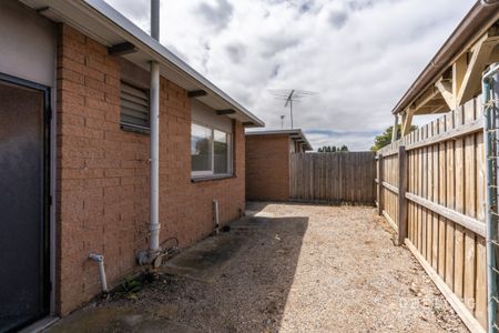 6/7 Lincoln St Corio - Photo 2