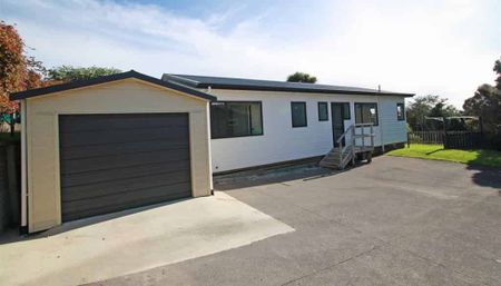 Tidy, Sunny & Easy Care - Photo 3