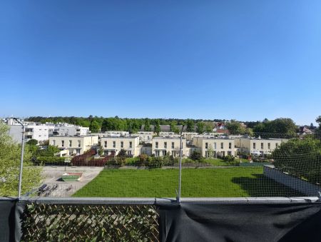 Loftartige 2-Zimmer Wohnung mit großzügigem Balkon in Stockerau - Charmante Raumaufteilung - Zentrum in der Nähe - Photo 2