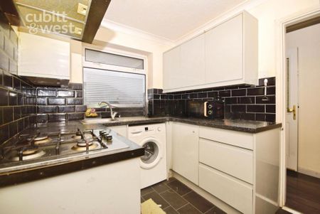 3 bedroom detached bungalow to rent - Photo 5