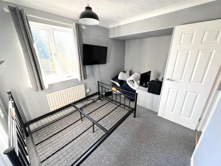 2 bedroom terraced house to rent - Photo 4