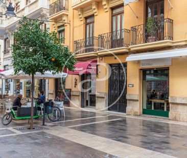 Flat for rent in Plaza del Ayuntamiento - Photo 1