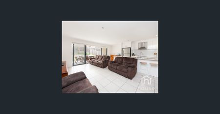 MODERN THREE BEDROOM DUPLEX - Photo 5