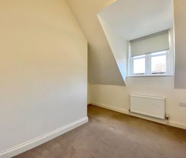 2 bedroom mews to rent - Photo 5