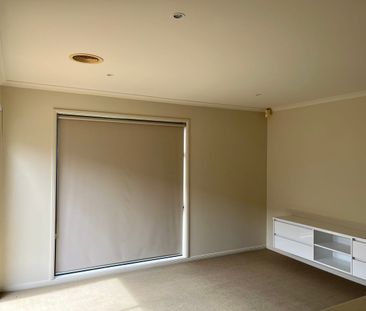 Spacious 3 Bedroom Family Home in Burnside Heights - Photo 2