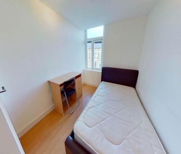 3 bedroom flat to rent - Photo 5