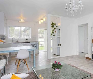 Charming Brick and Tile two-bedroom unit with ... - Photo 1